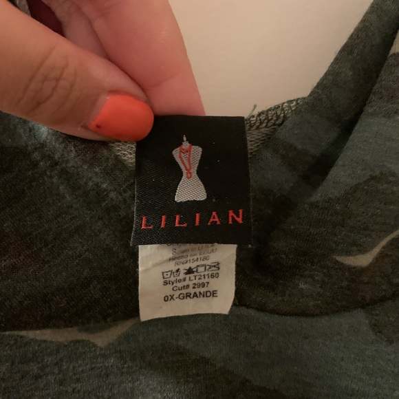 Forever 21 camo cropped hoodie - Picture 3 of 3